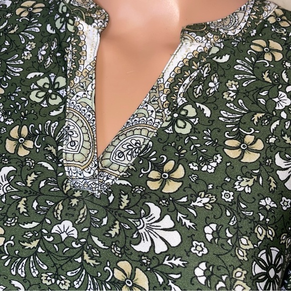 New Directions olive green floral & medallion print V neck Shift dress SZ SP - Picture 6 of 10